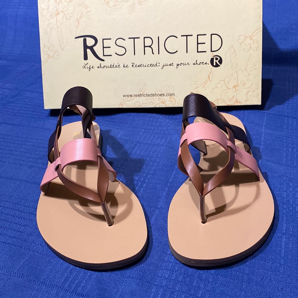 Restricted sandal, Toner style, tan/brown/pink, new